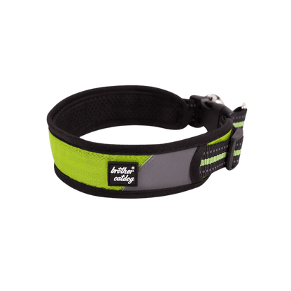 Green Hunting Dog Collar for Outdoor Exploration and Safety